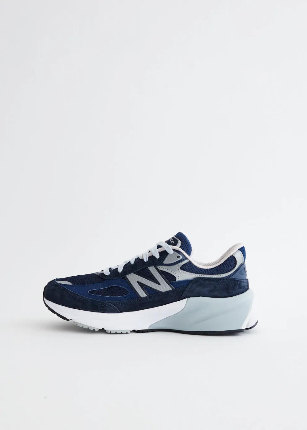 990v6 'Navy' Sneakers