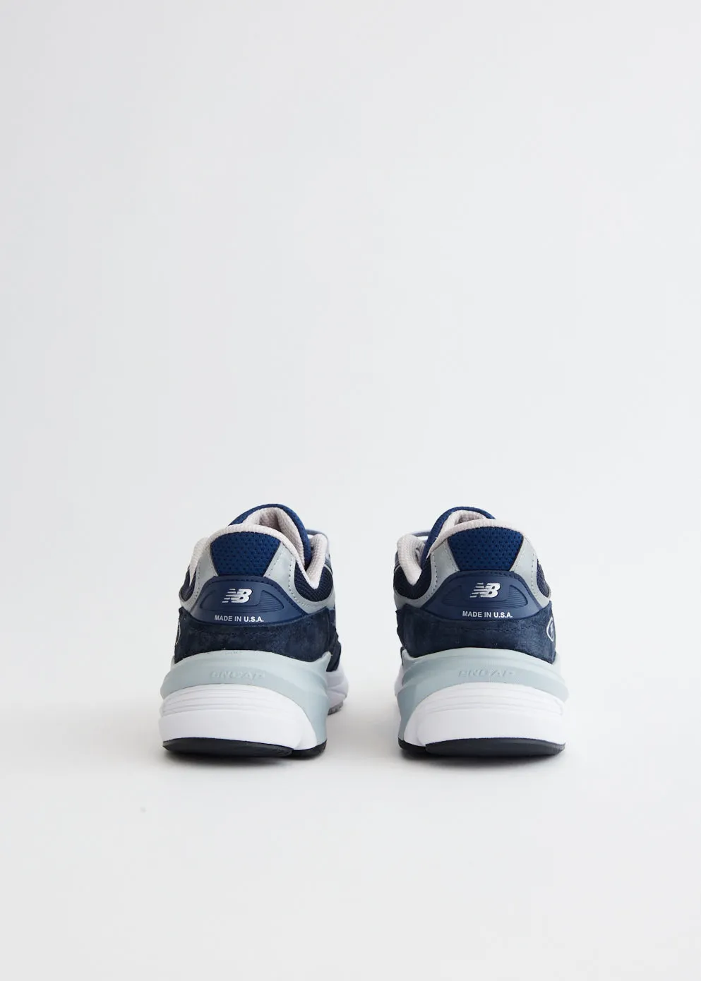 990v6 'Navy' Sneakers