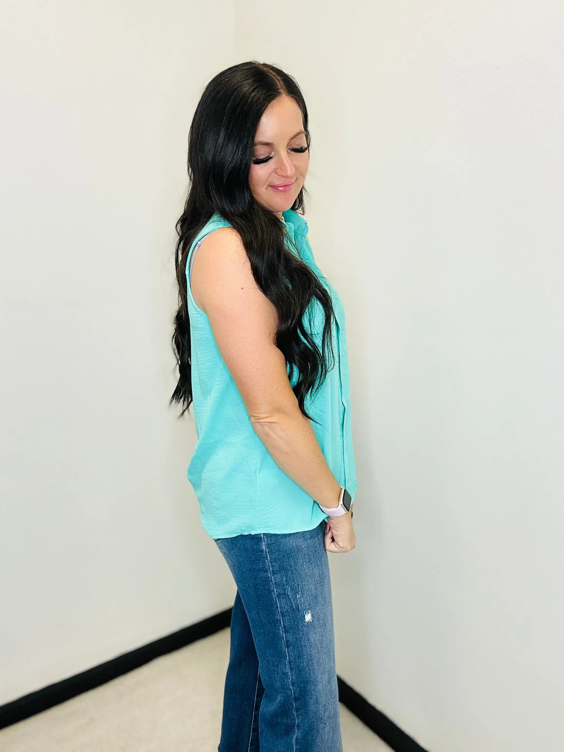 Andree by Unit Sleeveless Button Down Blouse Mint