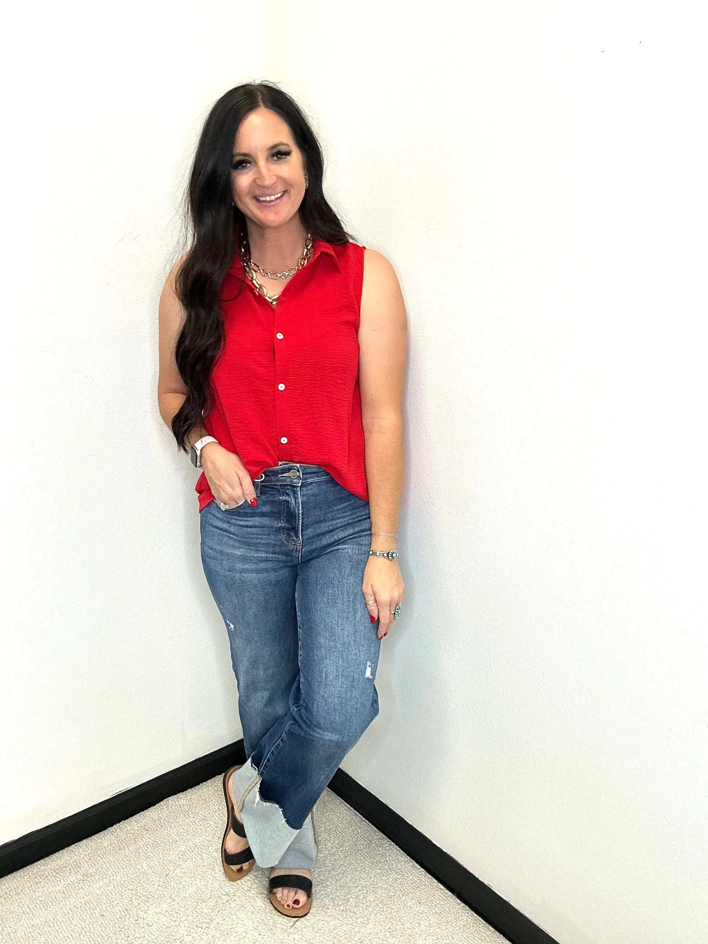 Andree by Unit Sleeveless Button Down Blouse Red