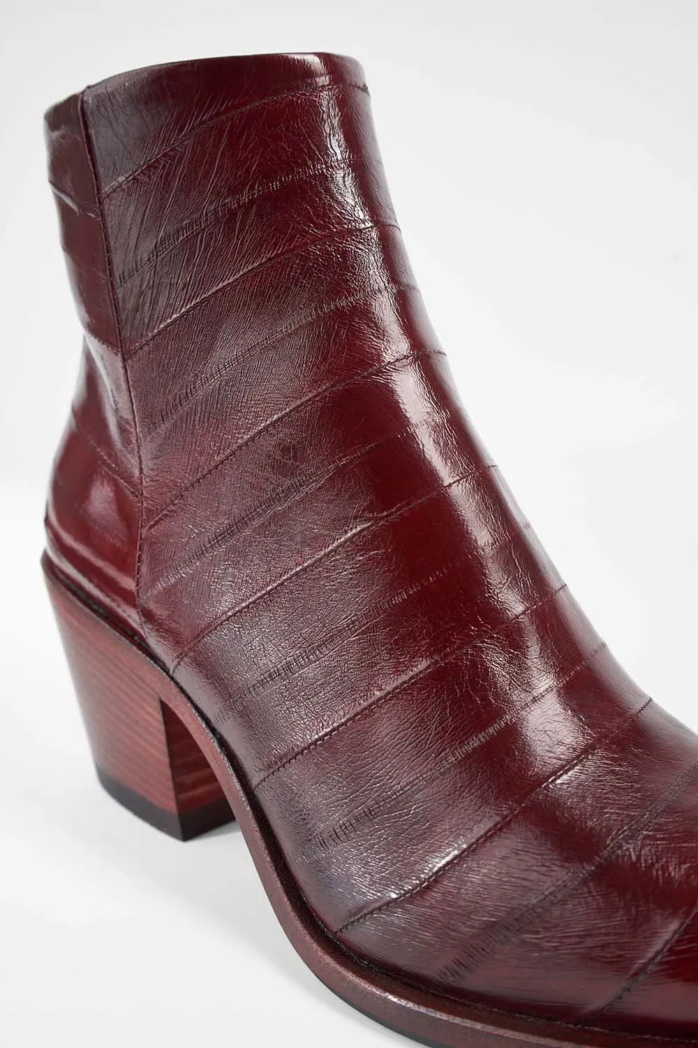 AUSTIN passion-red texan boots.