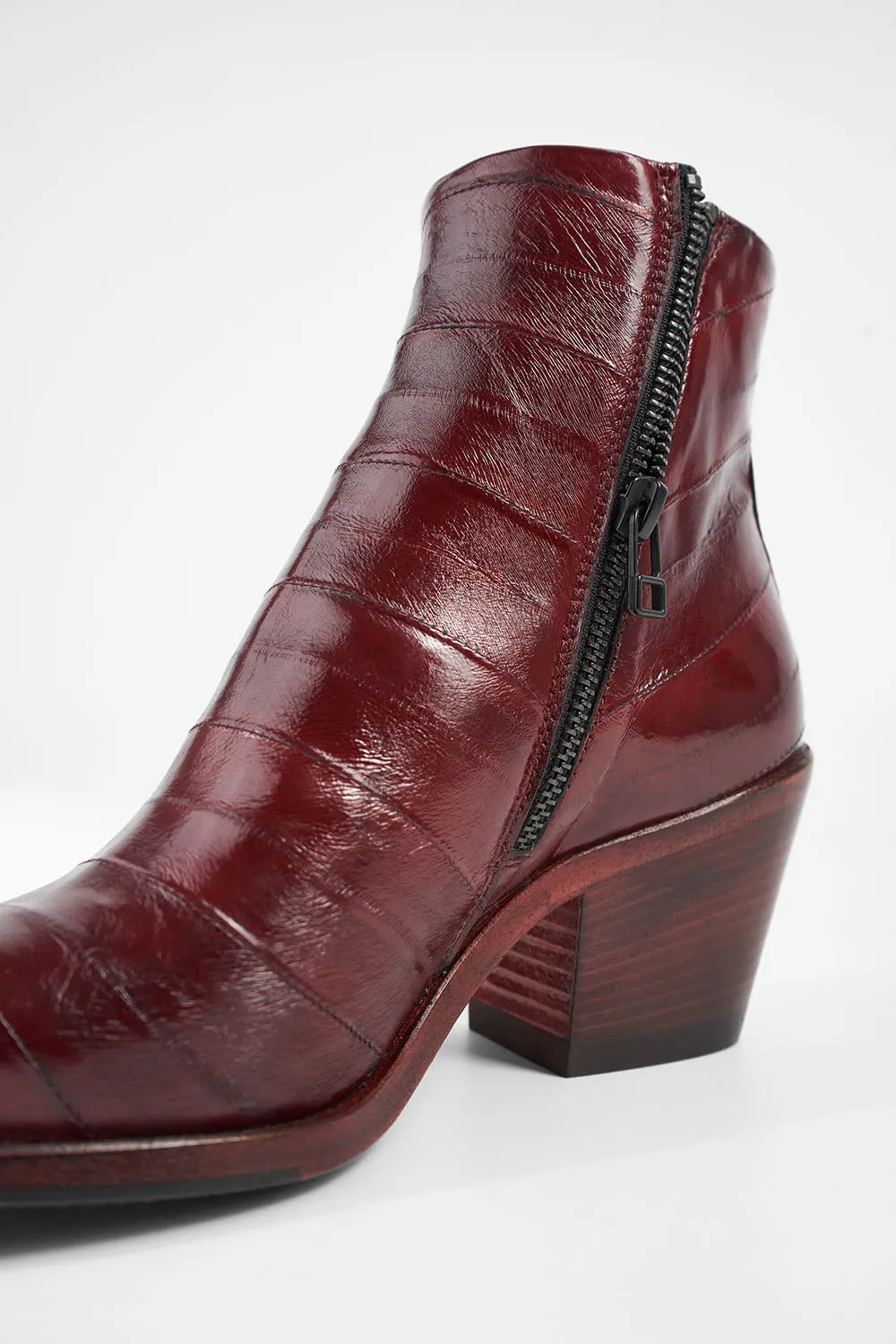 AUSTIN passion-red texan boots.