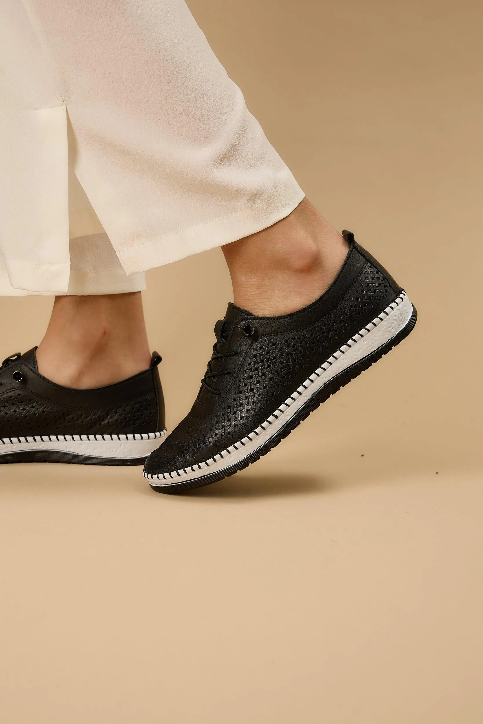 Shoella Black