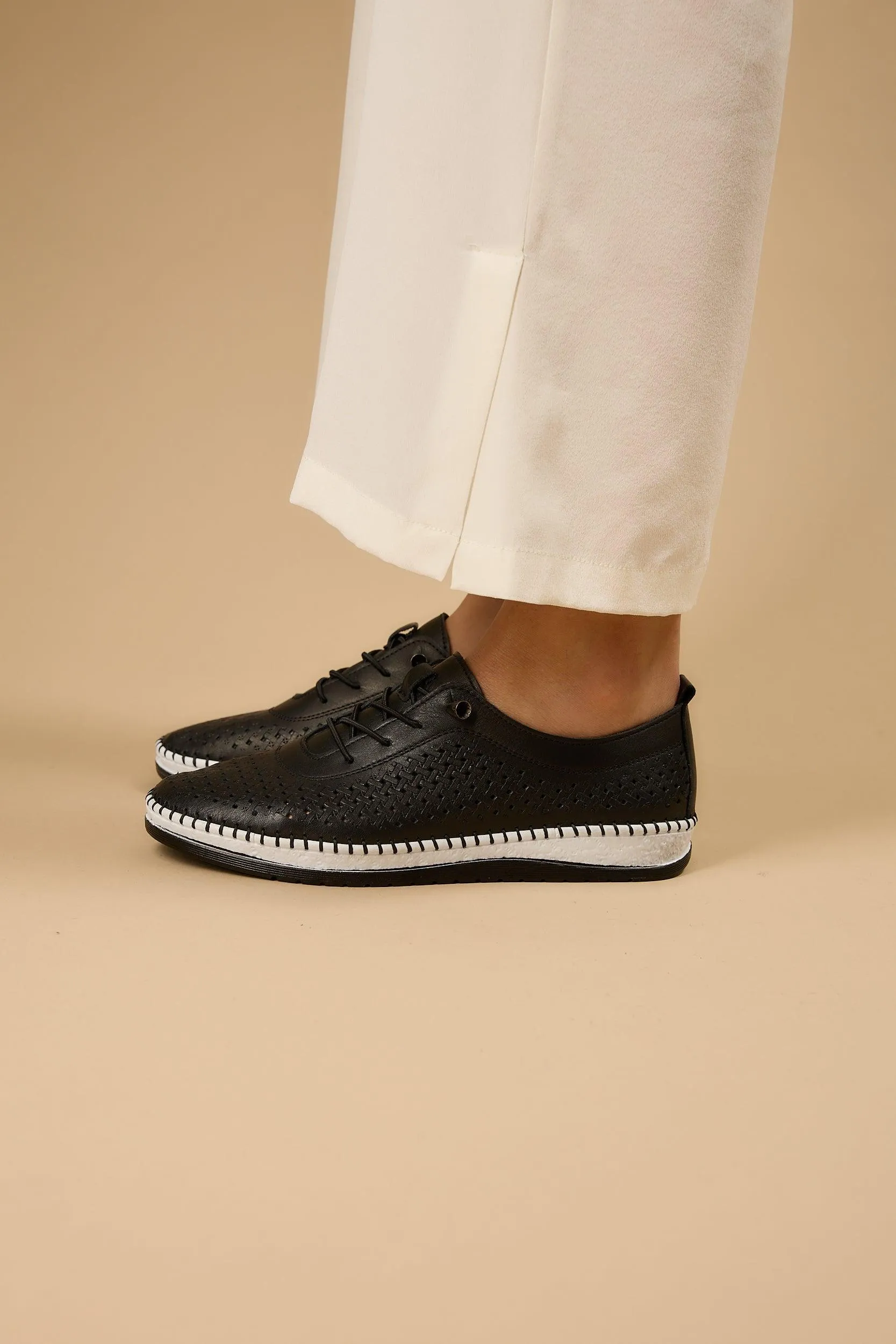 Shoella Black