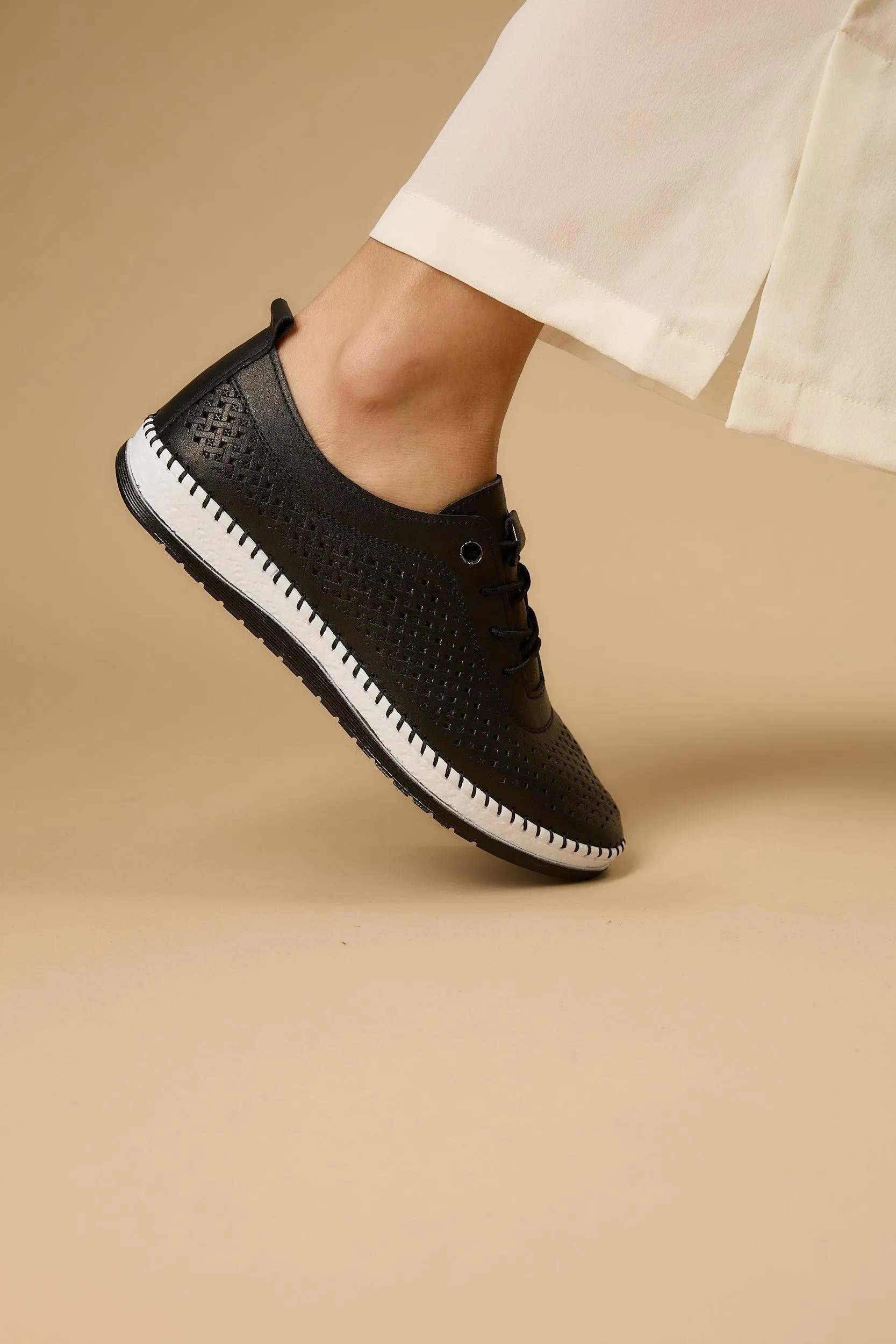 Shoella Black