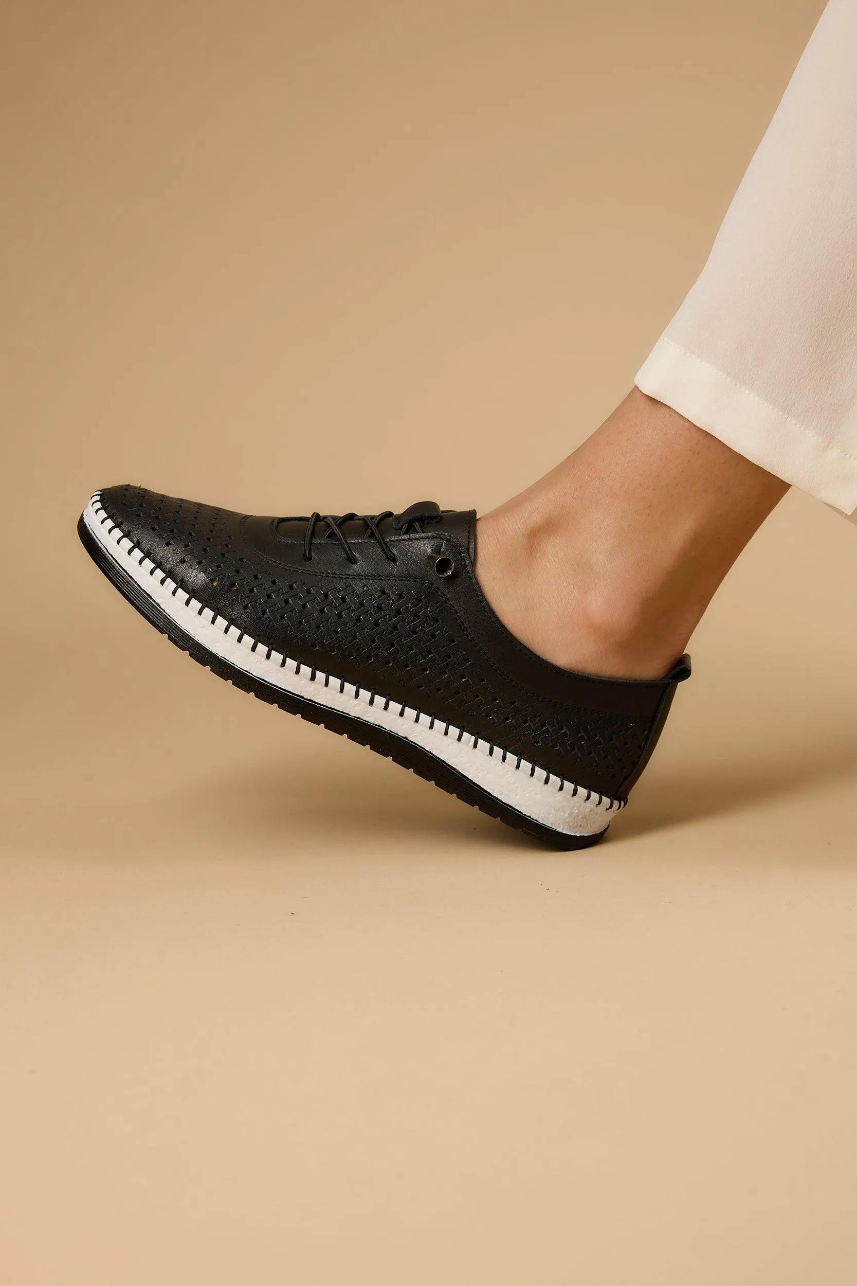 Shoella Black