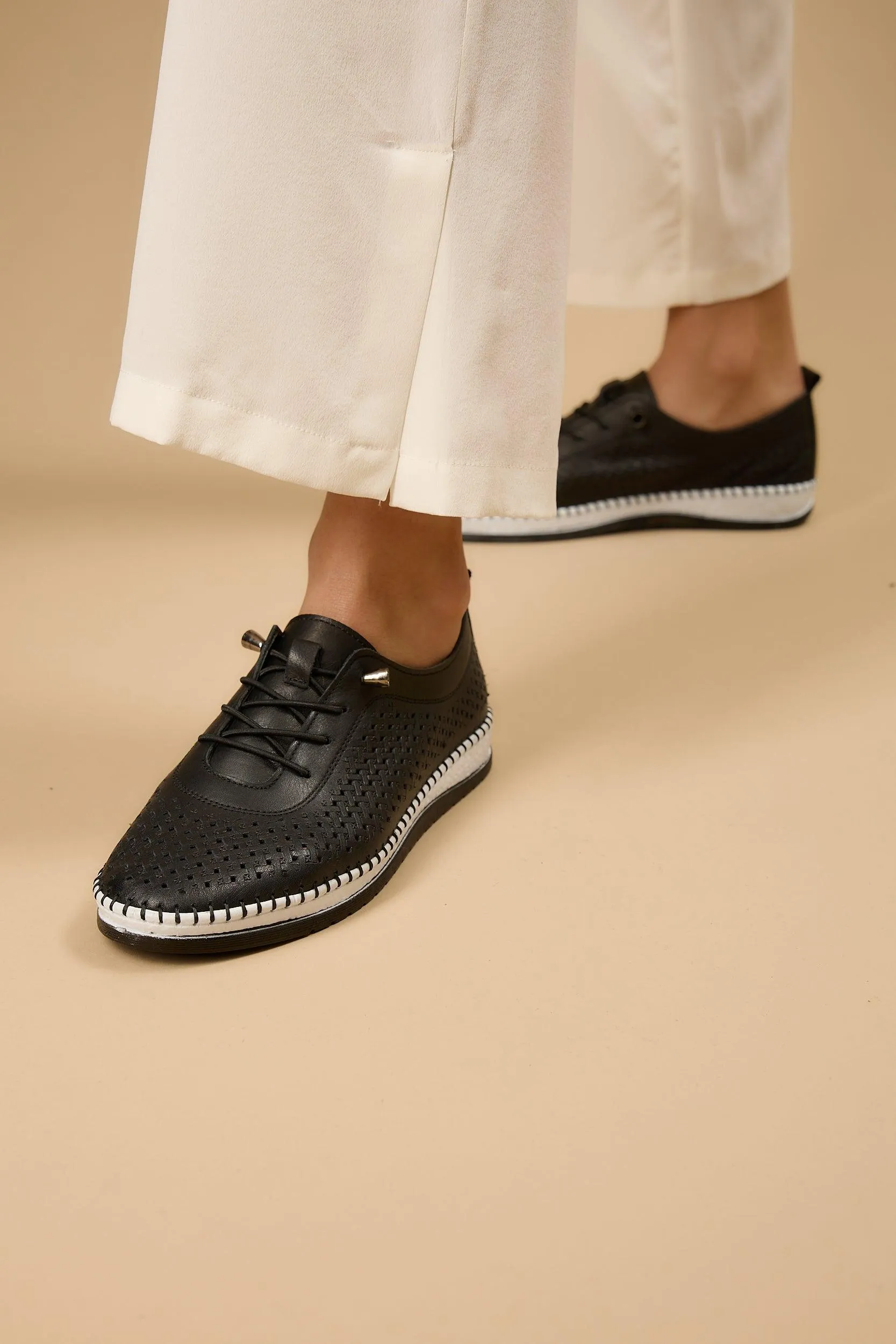 Shoella Black