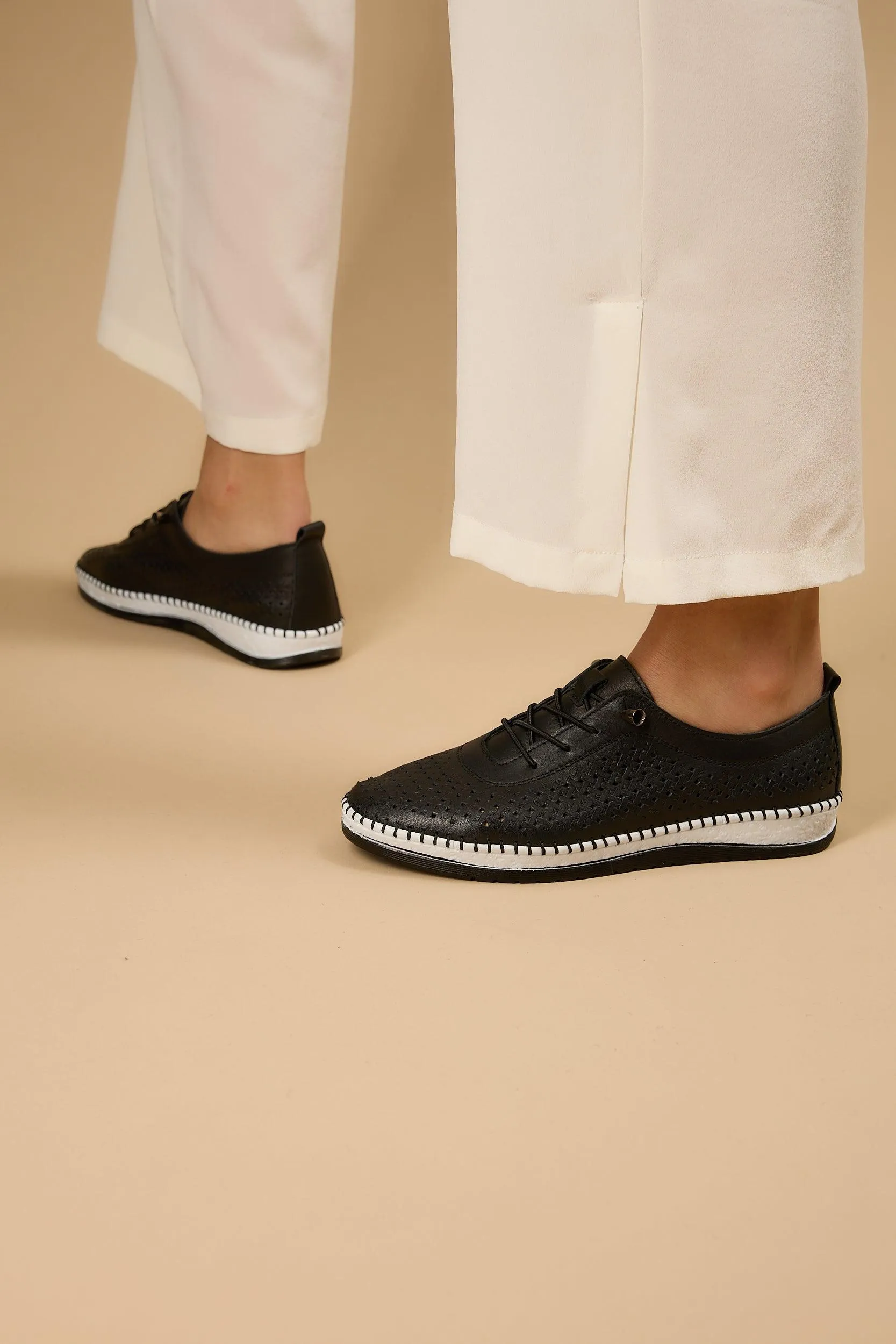 Shoella Black