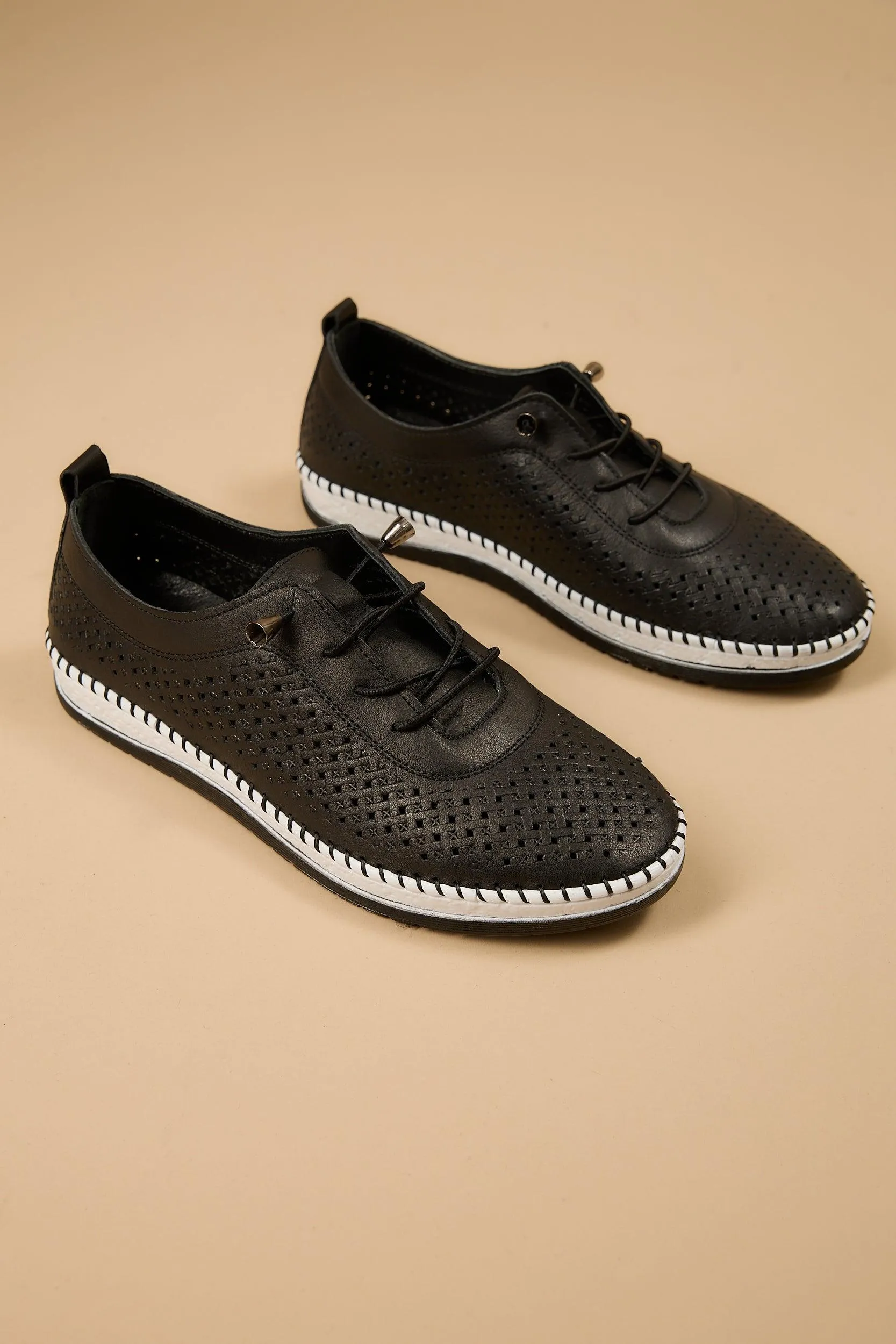 Shoella Black