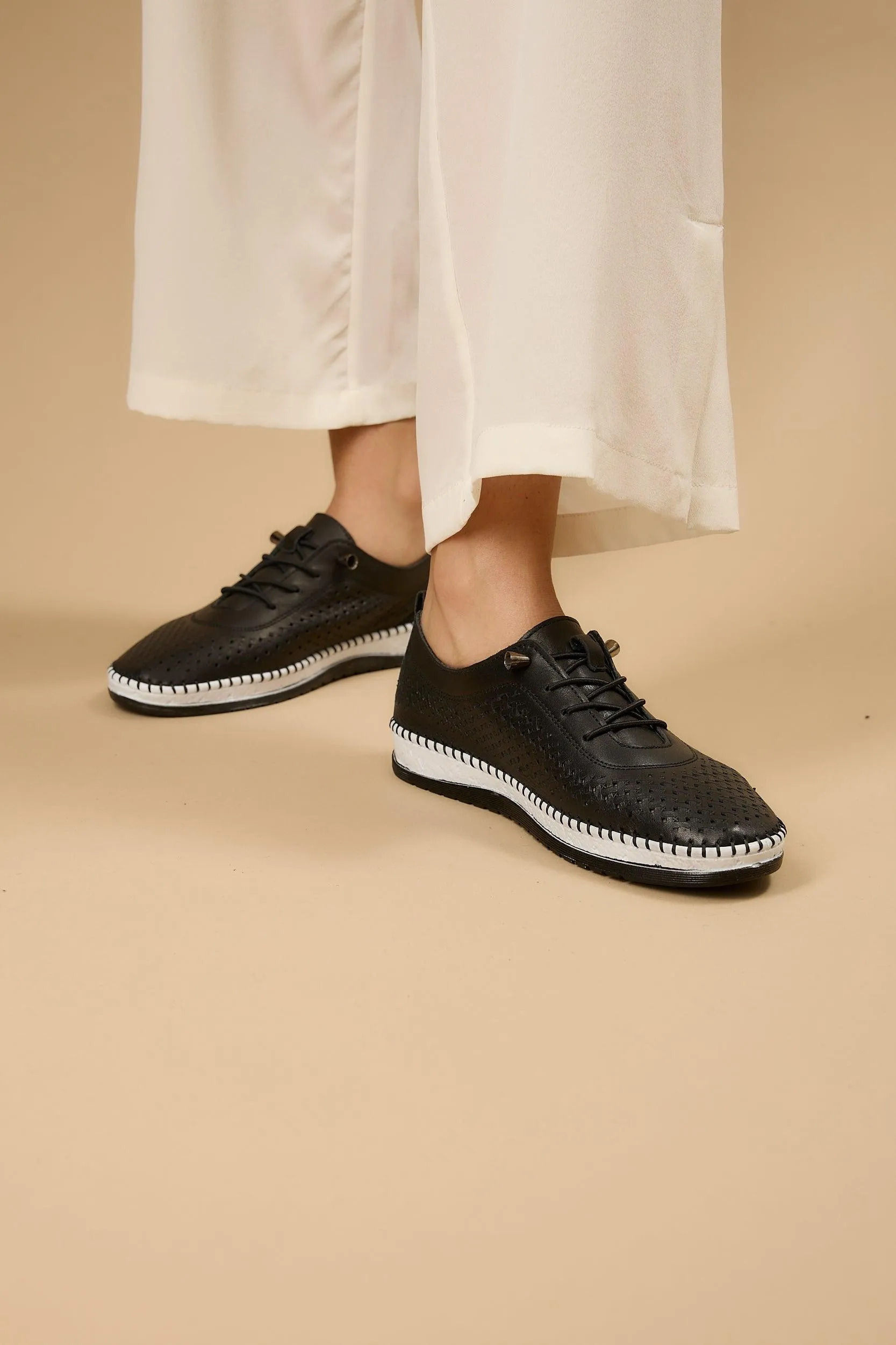 Shoella Black
