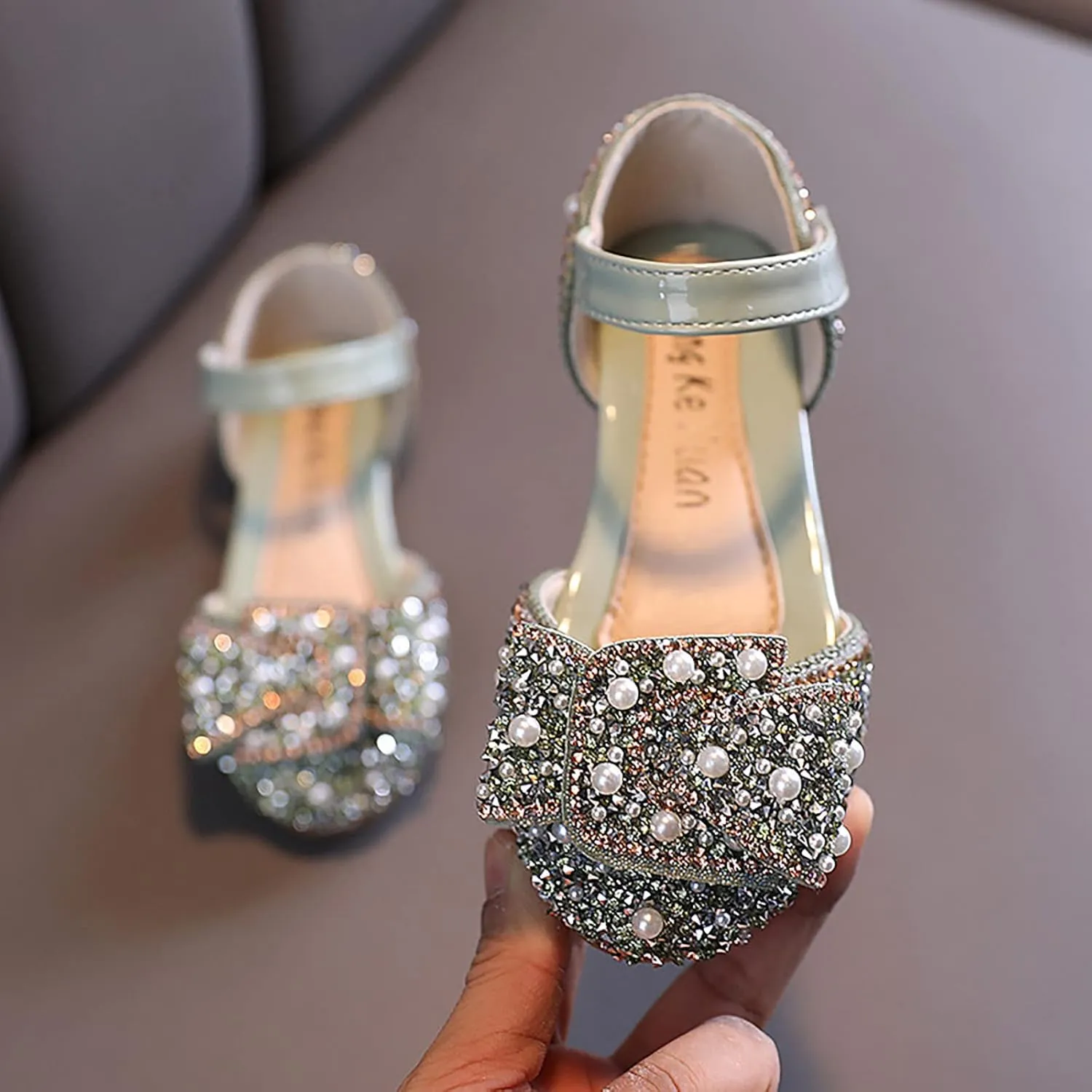 Spring and Summer Girls Dance Shoes Princess Dress Performance Shoes Flat Bottom Light Pearl Girls Booties Size