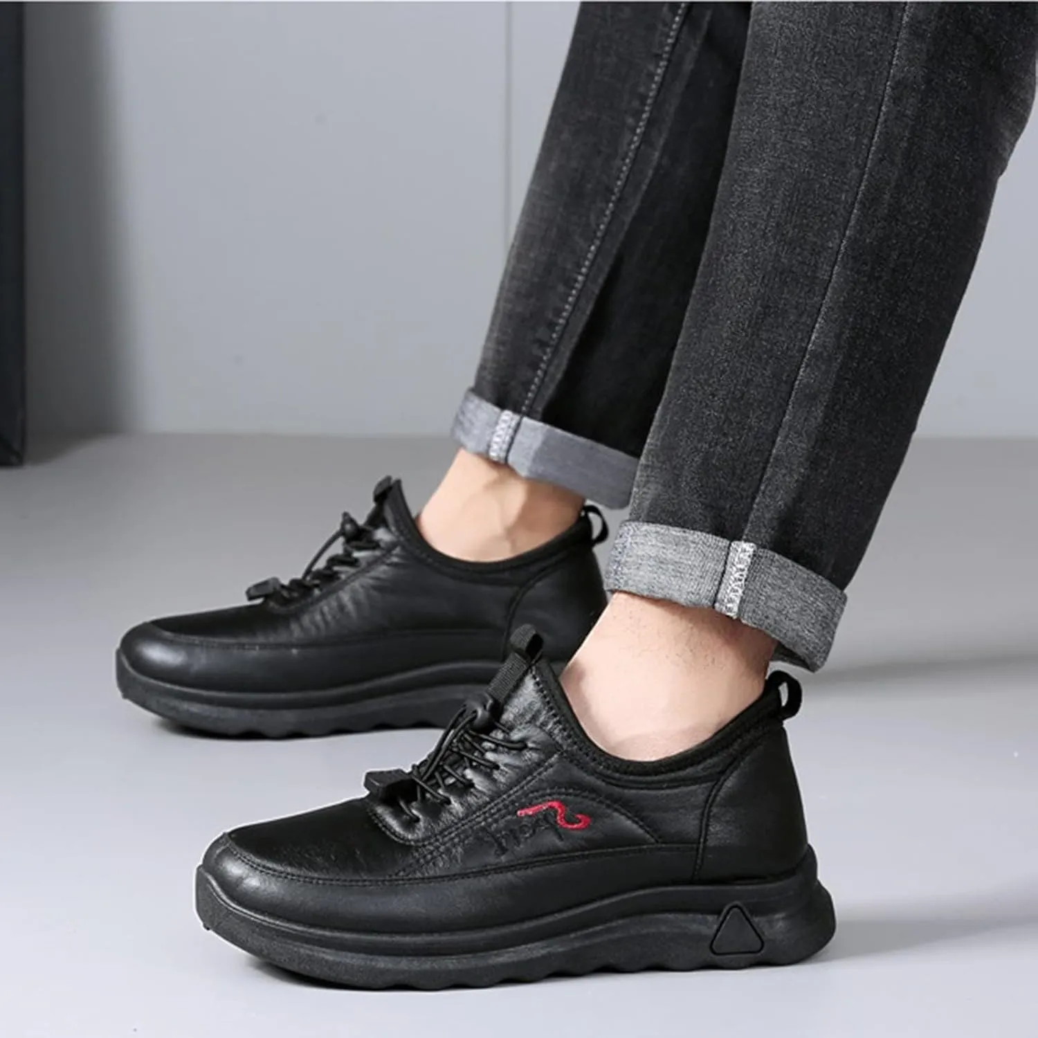 Work Boots for Men Waterproof Hiking Sneakers Warm Fur Lined Workout Shoes for Women Nonslip Lightweight Outdoor Botas Mid Ankle Work Casual Hike Grounded Footwear